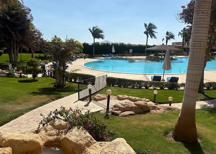 Modern Luxury 2br With Rooftop Infinity Pool Apartment *