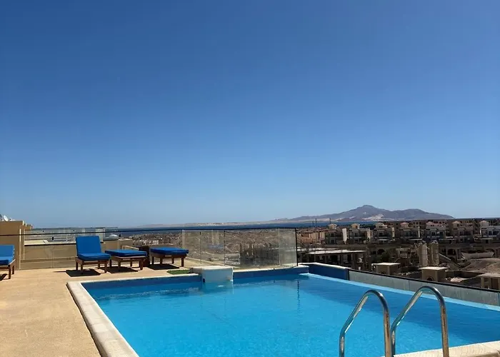 Apartment Modern Luxury 2br With Rooftop Infinity Pool