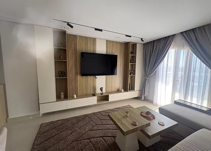 Modern Luxury 2br With Rooftop Infinity Pool