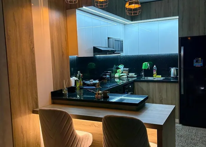 Modern Luxury 2br With Rooftop Infinity Pool *